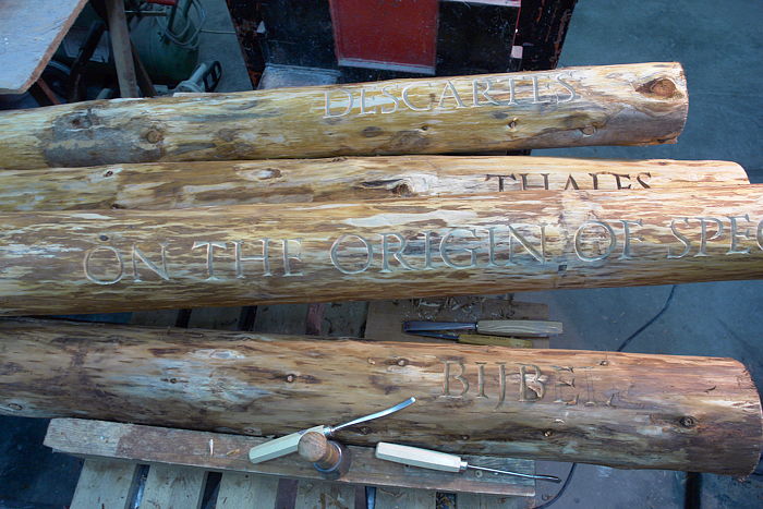 tekst-letters in hout